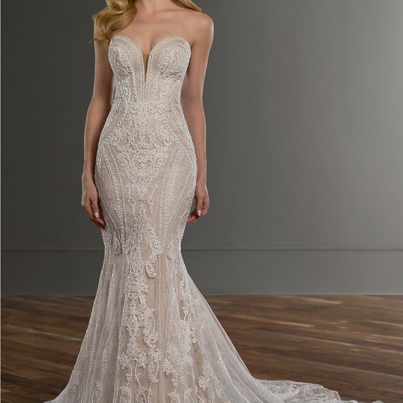 Martina Liana  Wedding Dress - Picture 2 of 4